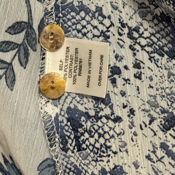 Westport blouse Sz 1X Blue/White Floral Snake Print Button-Up Shirt With Inner T - Picture 4 of 12